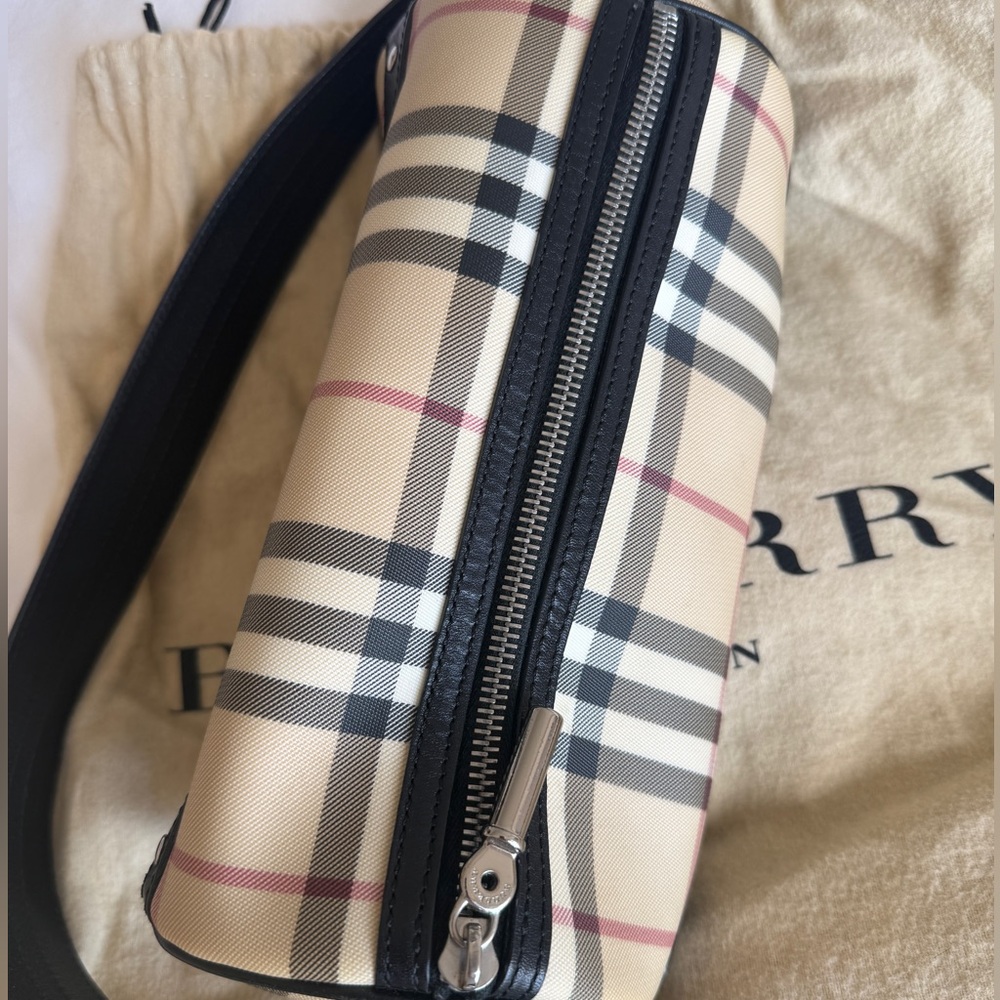 Burberry Barrel Bag - Picture 2 of 12